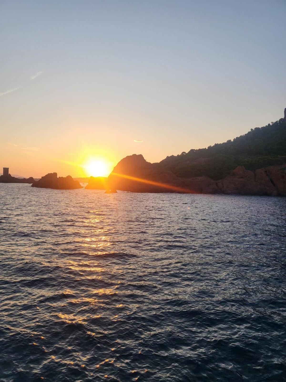 Reve D'Azur En Bord De Mer A La Nartelle Avec Piscine Dans La Residence, Terrasse, Bbq, 2 Chambres 2 Sdb Logement De 35M2 Draps Inclus Sainte-Maxime Esterno foto