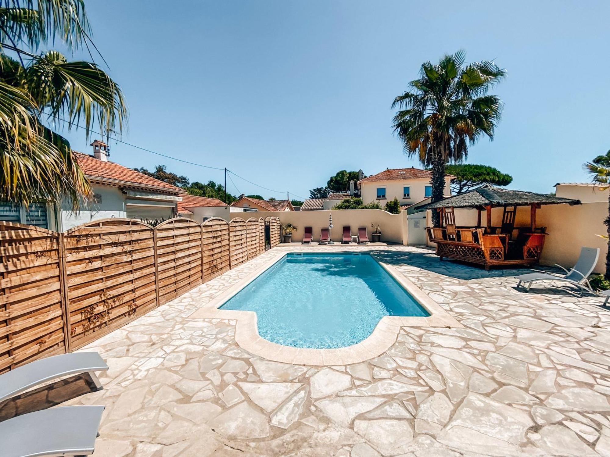 Reve D'Azur En Bord De Mer A La Nartelle Avec Piscine Dans La Residence, Terrasse, Bbq, 2 Chambres 2 Sdb Logement De 35M2 Draps Inclus Sainte-Maxime Esterno foto