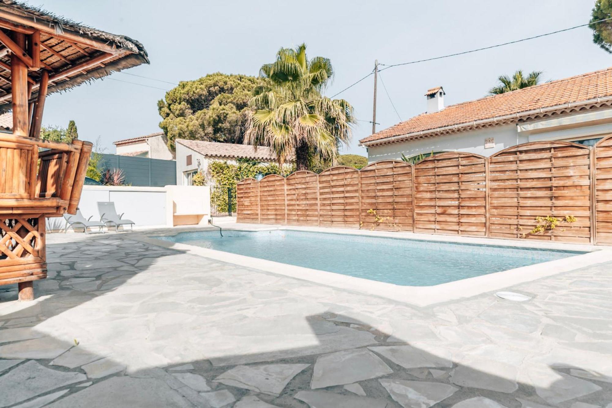 Reve D'Azur En Bord De Mer A La Nartelle Avec Piscine Dans La Residence, Terrasse, Bbq, 2 Chambres 2 Sdb Logement De 35M2 Draps Inclus Sainte-Maxime Esterno foto