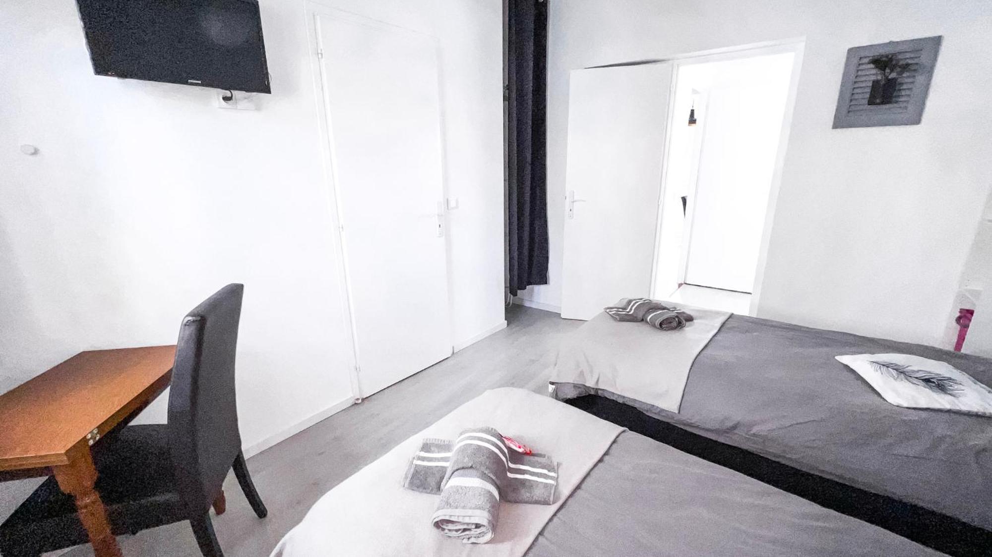Reve D'Azur En Bord De Mer A La Nartelle Avec Piscine Dans La Residence, Terrasse, Bbq, 2 Chambres 2 Sdb Logement De 35M2 Draps Inclus Sainte-Maxime Esterno foto