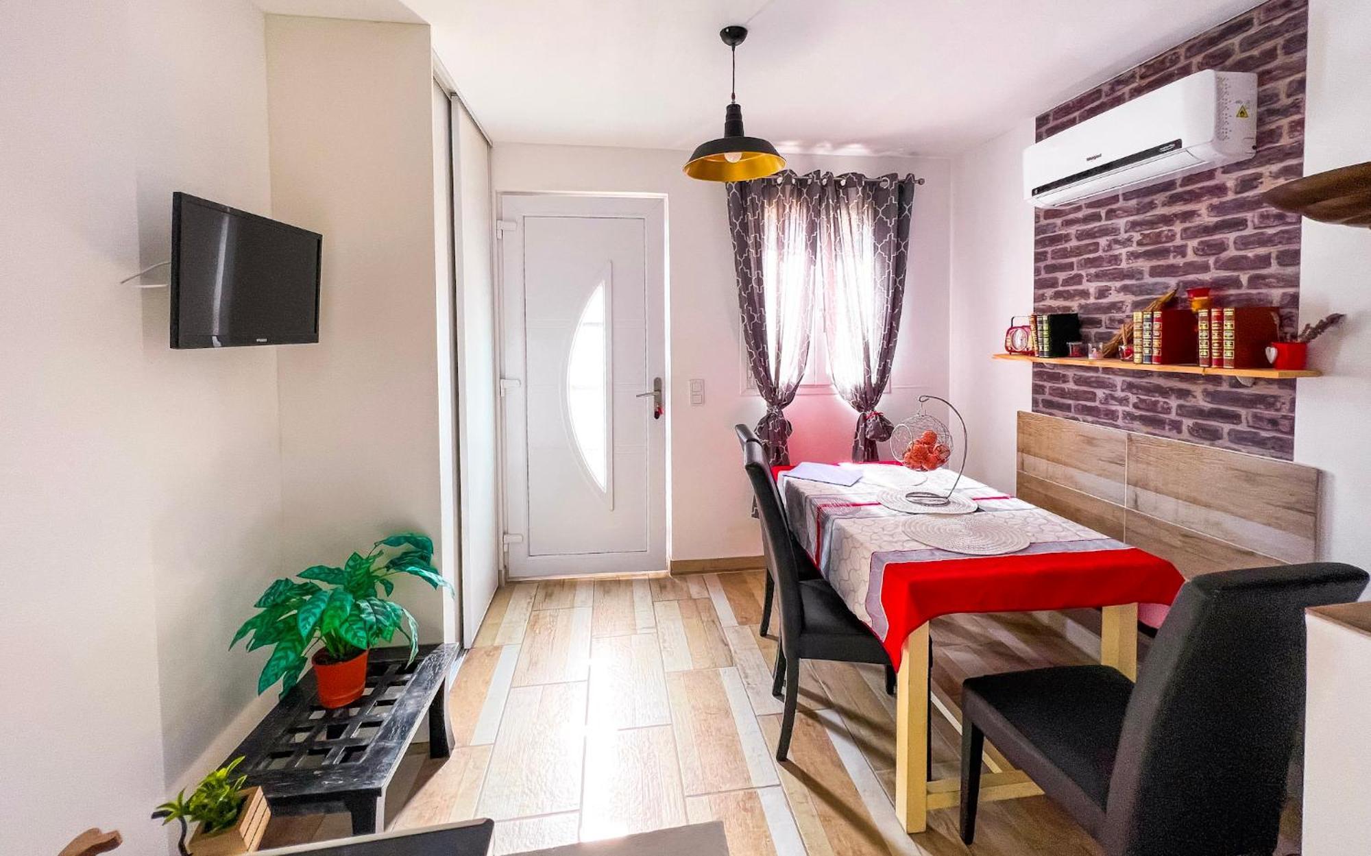 Reve D'Azur En Bord De Mer A La Nartelle Avec Piscine Dans La Residence, Terrasse, Bbq, 2 Chambres 2 Sdb Logement De 35M2 Draps Inclus Sainte-Maxime Esterno foto