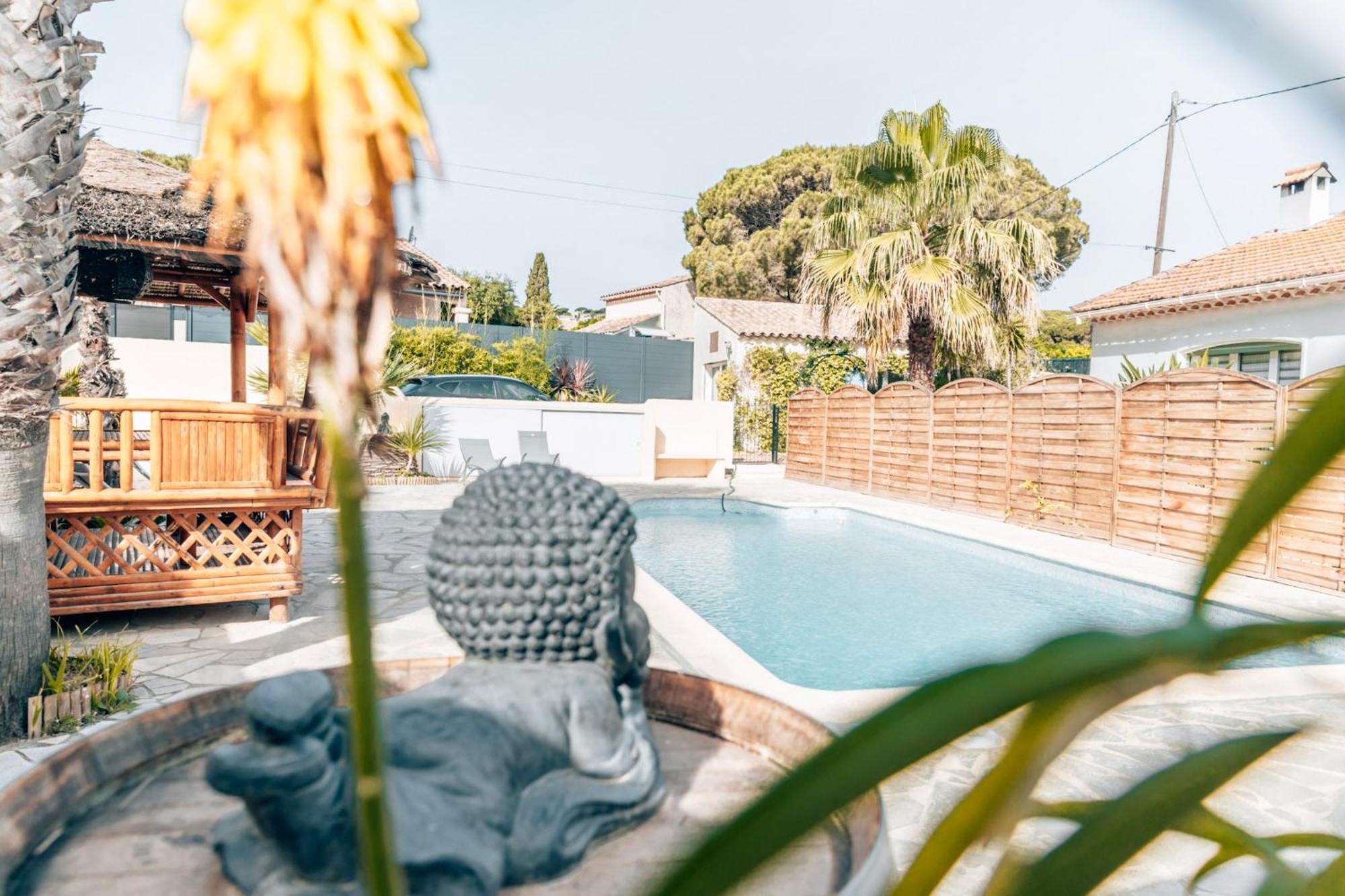 Reve D'Azur En Bord De Mer A La Nartelle Avec Piscine Dans La Residence, Terrasse, Bbq, 2 Chambres 2 Sdb Logement De 35M2 Draps Inclus Sainte-Maxime Esterno foto